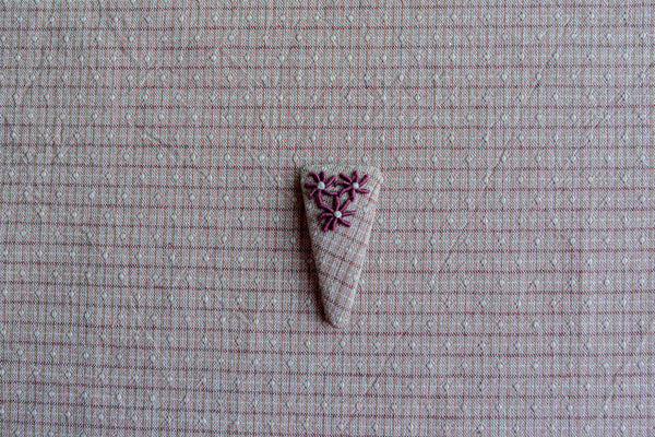 Daisy embroidery  hair clip |  triangle